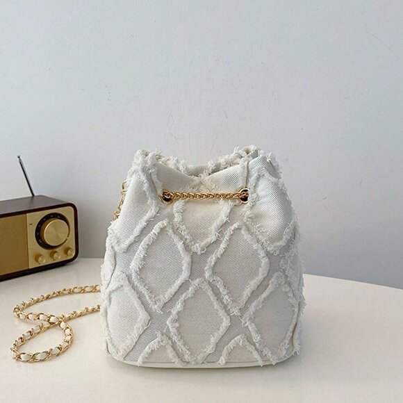 White Fashionable Women's Diamond Lattice One-Shoulder Bucket Bag - Picture 6 of 6